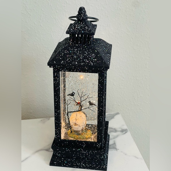 NWT Halloween lantern snow globe, lights up swirls snow, snake in skull, spooky! - Picture 7 of 8